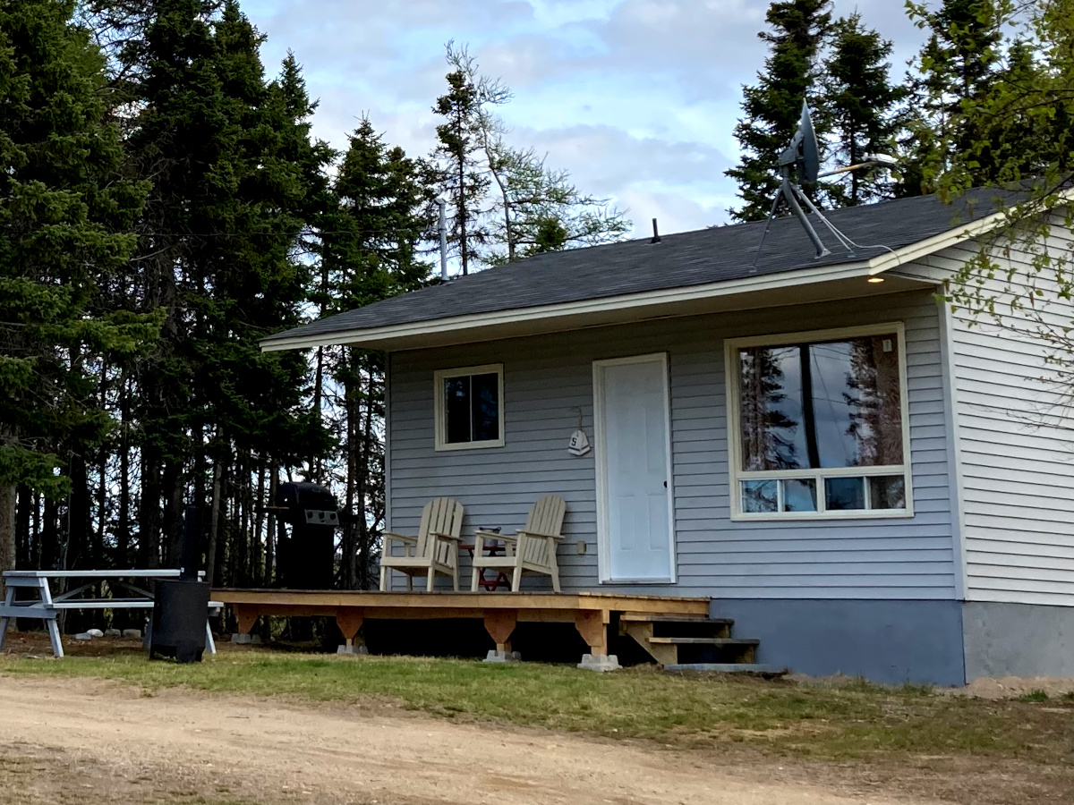 Rustic Wave Cottages Cottage & Glamping Pod in Port